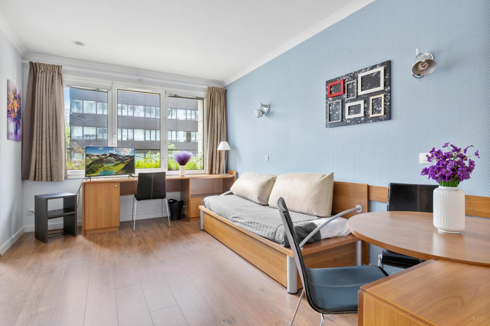 Grand Appartement Avec Balcon - Proche Parc Des Expo - Parking Privee Issy-les-Moulineaux Zewnętrze zdjęcie