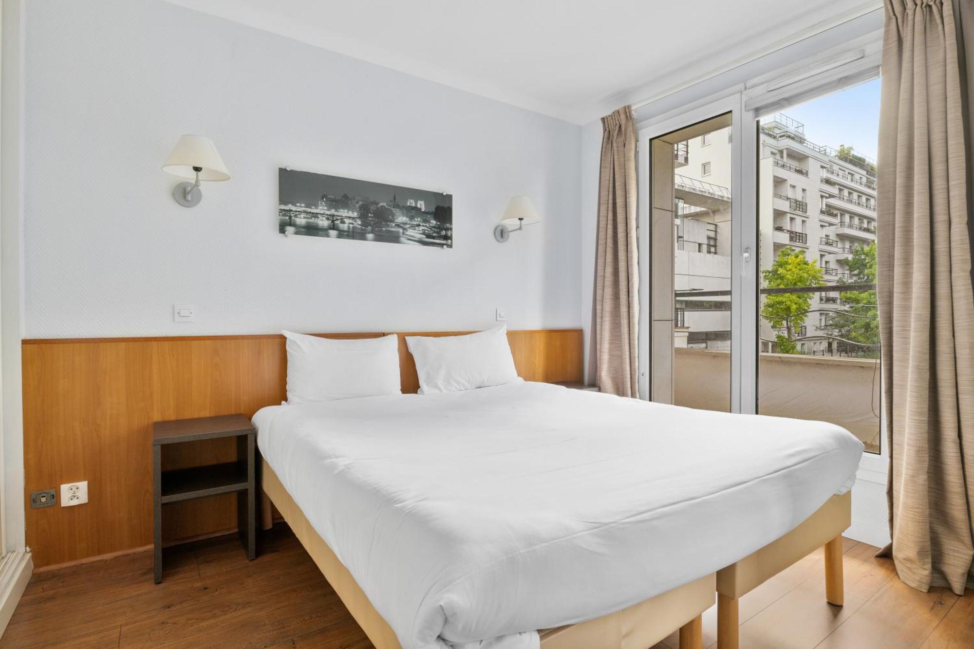 Grand Appartement Avec Balcon - Proche Parc Des Expo - Parking Privee Issy-les-Moulineaux Zewnętrze zdjęcie