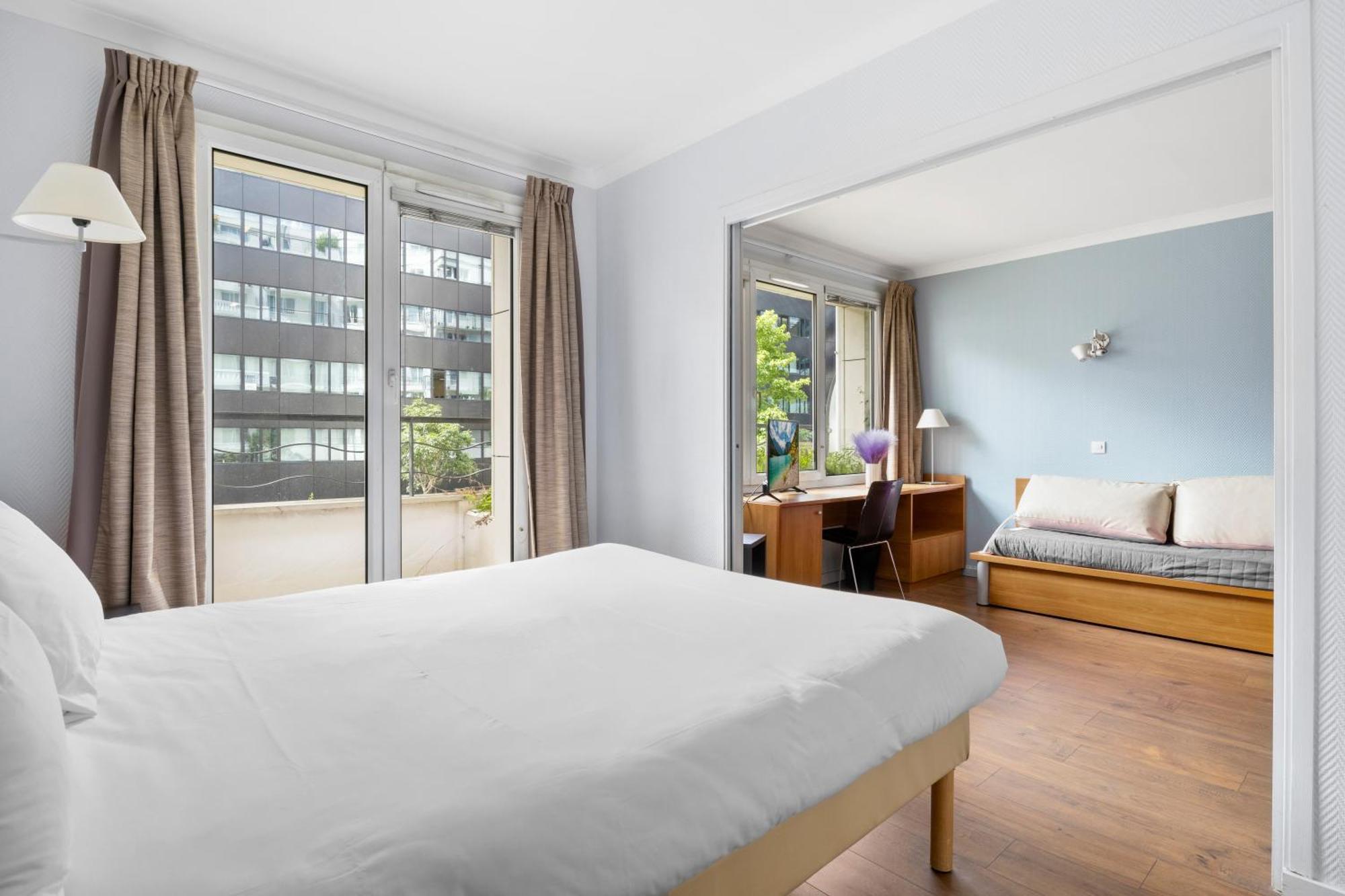 Grand Appartement Avec Balcon - Proche Parc Des Expo - Parking Privee Issy-les-Moulineaux Zewnętrze zdjęcie